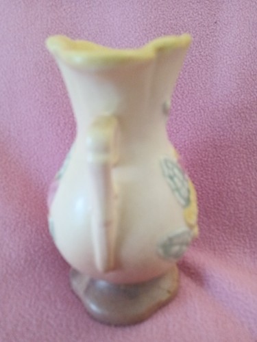 Hull Pottery VTG 1940s USA Small 2 Handle Vase Magnolia Floral VGUC repaired - Picture 2 of 5
