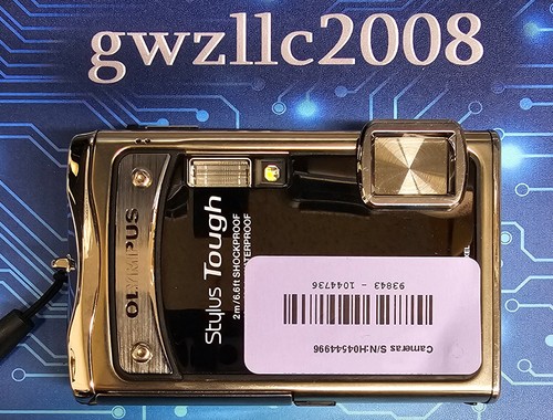 Olympus Stylus Tough 8000 12.0MP Digital Camera w/battery for parts #1044736