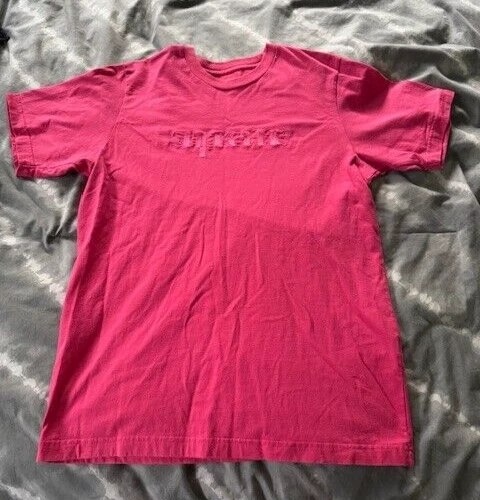 Tee shirt SUPREME logo brodé rose magenta taille M Medium occasion