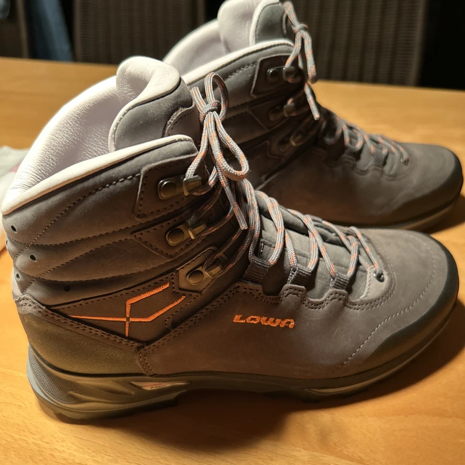 Lowa Damen Bergschuhe Gr. 39 wie neu 