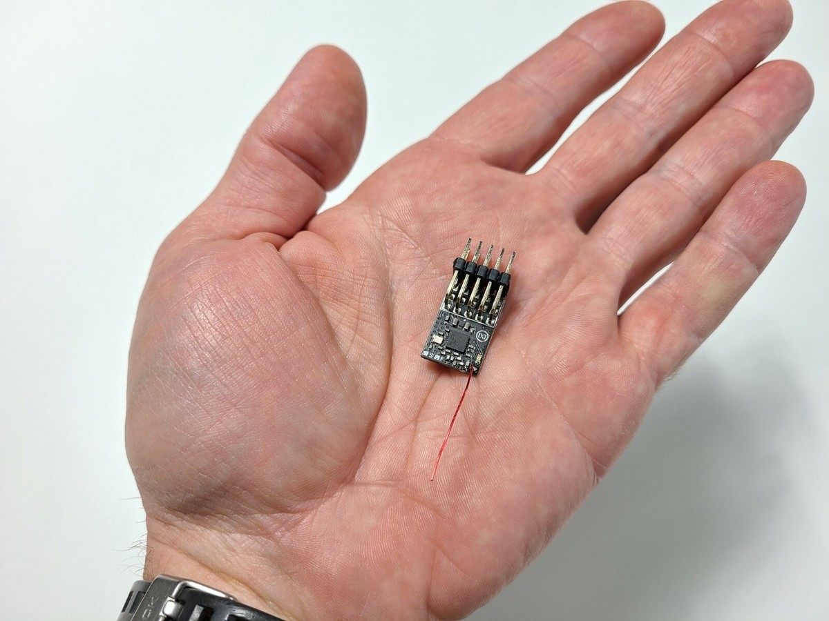 Receptor AR52 Serie X Receptor FUTABA SFHSS Mini Receptor Para Vuelo Al