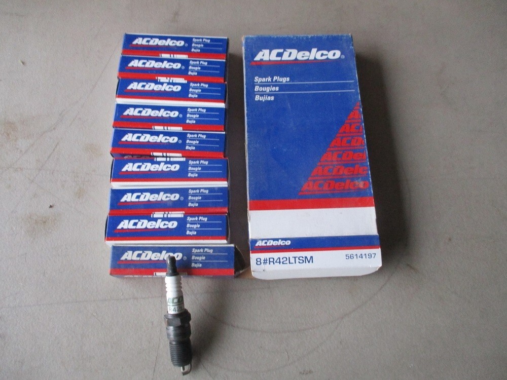 New NOS 8 AC Delco Spark Plugs 5614191 / R43LTSM Multiple applications # 2