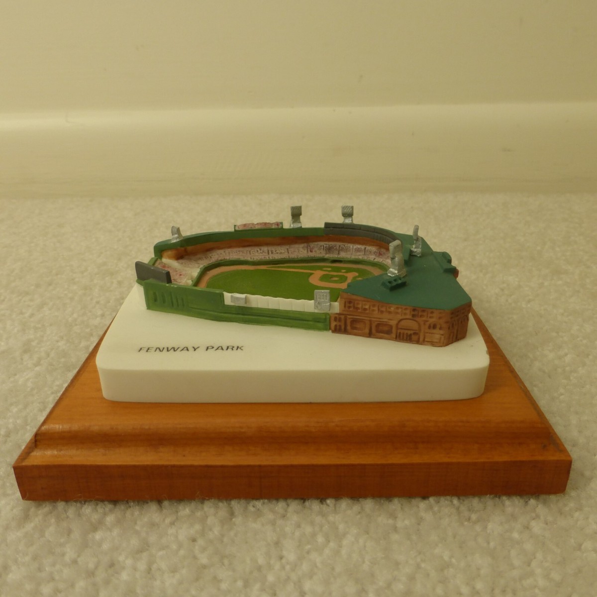 BOSTON RED SOX MINI FENWAY PARK STADIUM MODEL 5 ½”X5 ½”X2 1/8” | eBay