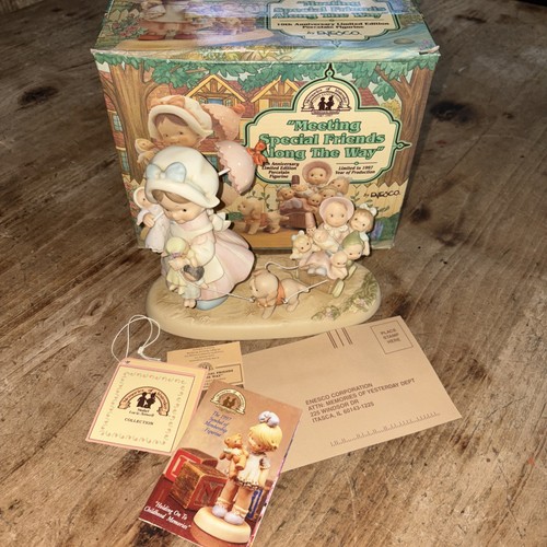 Figurina Enesco Ricordi di Ieri INCONTRO AMICI SPECIALI LUNGO LA STRADA 1996 - Foto 1 di 17