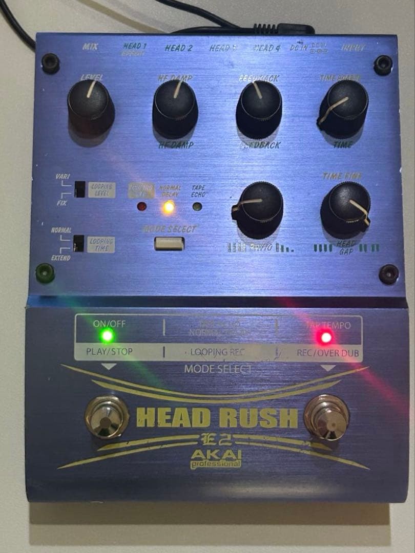 AKAI E2 Head Rush Guitar Multi-Effects Processor with Genuine