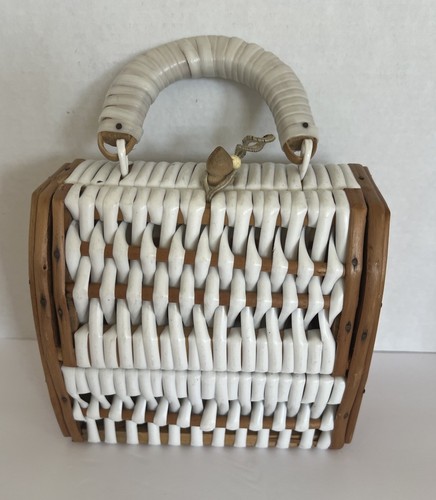 Small Vintage White Coated Wicker/Rattan Purse