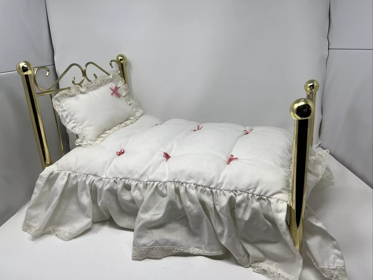 Pleasant Company 18 American Girl Doll Samantha's Brass Bed & Bedding Set