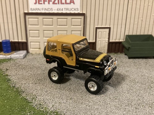 1976 Jeep CJ-5 Lifted 4x4 Truck 1/64 Diecast Custom Off Road 4WD CJ5 Greenlight - Picture 3 of 14