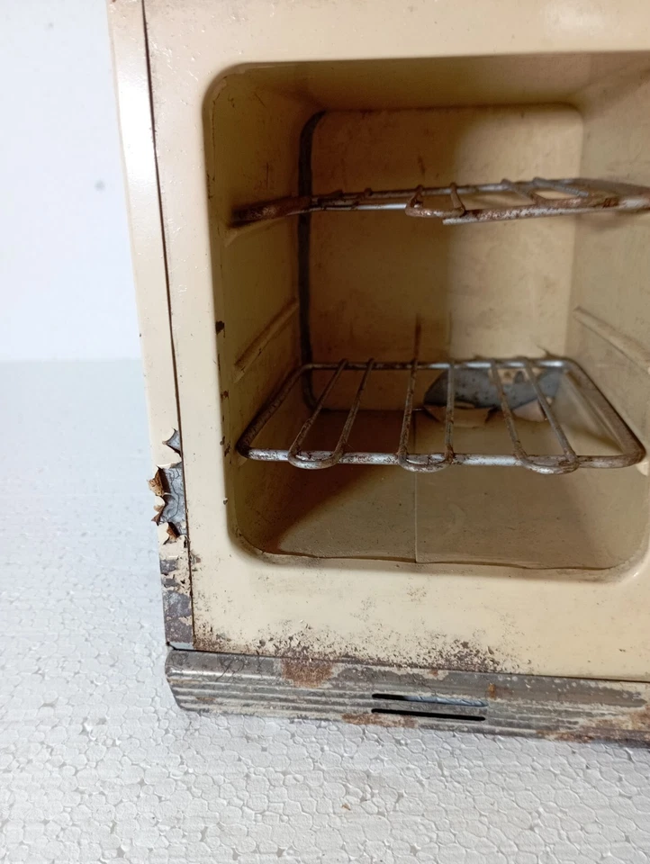 ancien frigo, jouet, en tôle émaillé, de marque Athur Martin - Photo 4/4