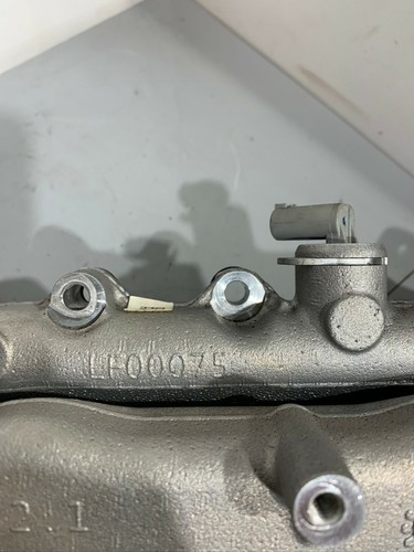 Mercedes-Benz GLE 350 OM 642 Intake Manifold LF00075 2018 - Picture 2 of 7