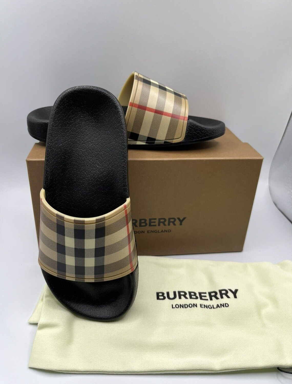Burberry youth Mini Furley Vintage Check Slide Sandals -child 28 eu / 11 us -new thumbnail 2