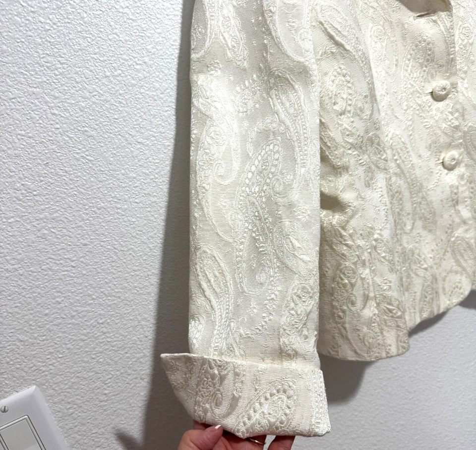 Blazer Le Suit Mujer Marfil Forrado 3 Botones Falda Lápiz Estampado Paisley Talla 4P Foto 3 de 4