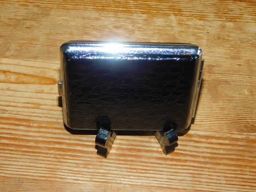 UNBRANDED CIGARETTE CASE IN FAUX LEATHER AND SILVER FRAME - Picture 2 of 10
