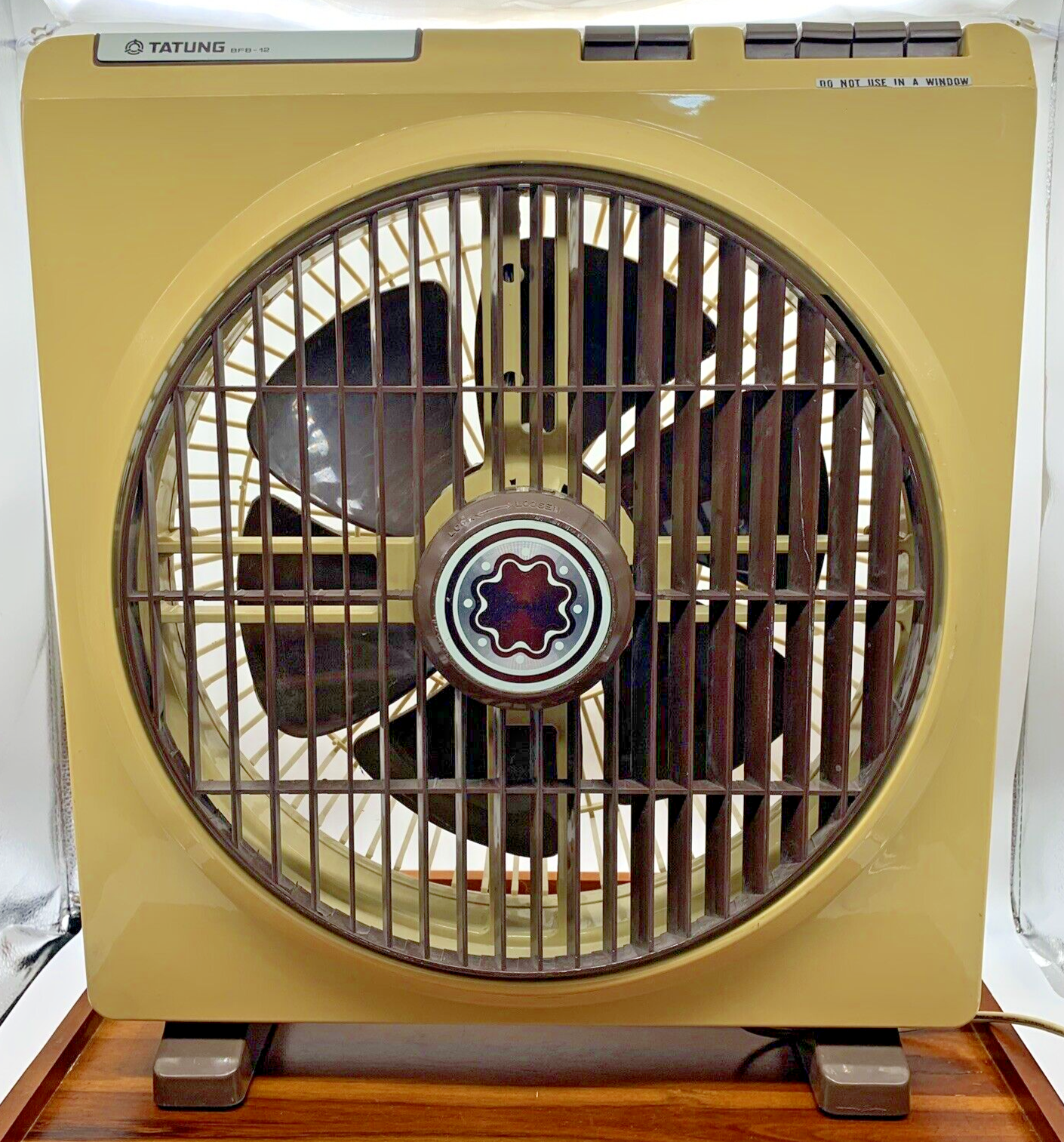 Vintage 1980s Tatung BFB-12 12 Inch 3-Speed Rotator Fan Electric Deluxe EUC  