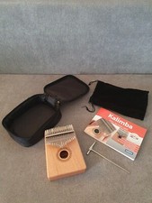 Sela Kalimba (Daumenklavier) Mahagoni 17 + gepolsterte Tragetasche + Stimmhammer