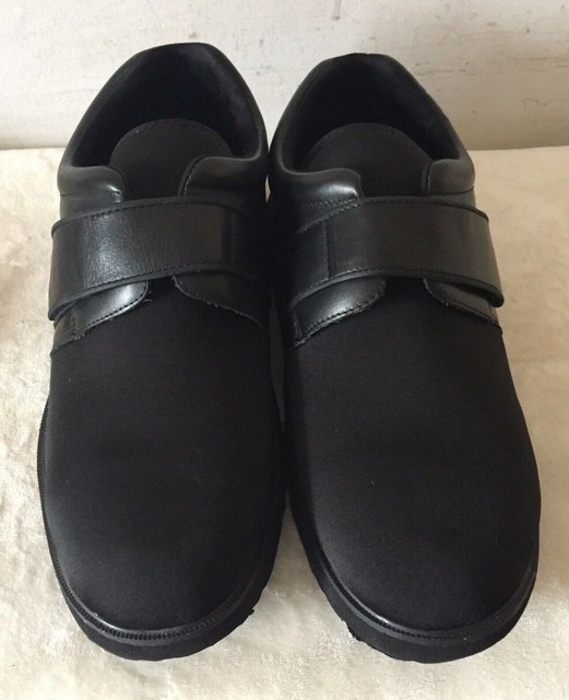 propet men's village walker mid