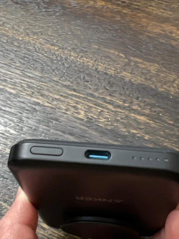 Bateria magnética Anker 622 5.000mAh carga de pressão e aderência A1612 preta USADA! - Imagem 3 de 4