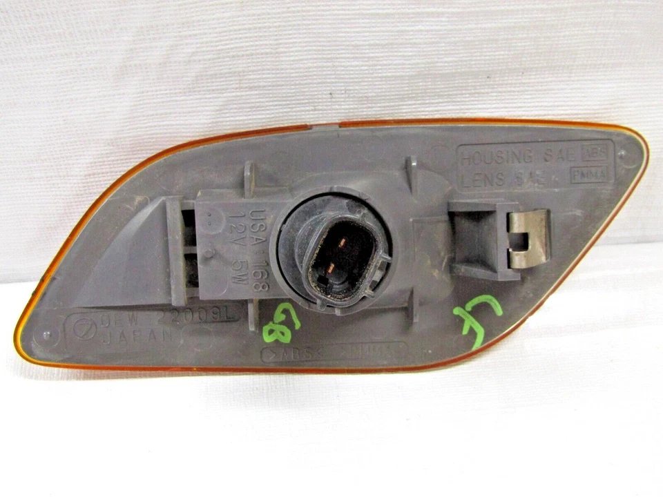 2002 - 2007 斯巴鲁 Impreza WRX 左前标记浅橙色原始设备制造商 — 第 4/4 张图片