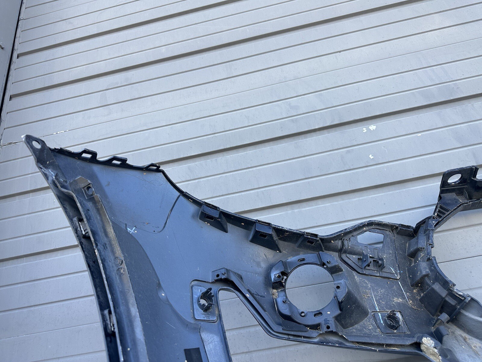 2017-2023 Maserati Levante GrandSport GTS Trofeo Front Bumper 670118509 (LOCAL)