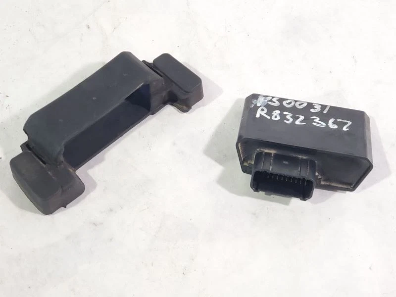 Módulo eléctrico PGM-FI UNIDAD ECU ECM 38770-MJW-A41 Honda CB500 OEM 2016 2017 Foto 2 de 4