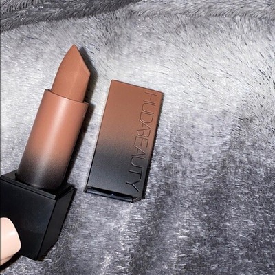 huda board meeting lipstick