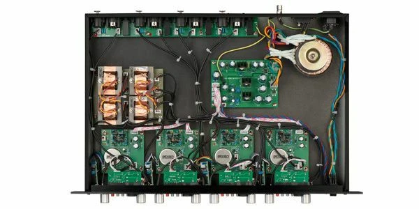 NEW Warm Audio Four Channel Microphone Preamplifier Black - Image 4 of 4