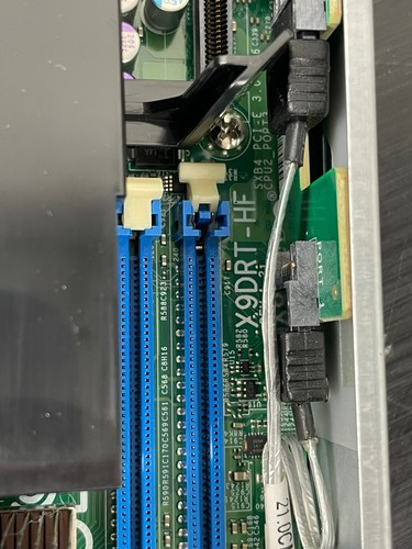 Supermicro 2U Twin2 DP 6x2.5" SATA3 R1620W SYS-2027TR-HTRF - Picture 9 of 11