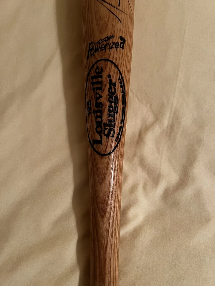 JUAN PIERRE AUTOGRAPHED LOUISVILLE SLUGGER BASEBALL BAT. REDUCED! - Image 3 of 4