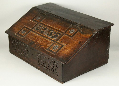 = IMPORTANT 1692 "Slant-Top" Oak Bible Box Anglo-American, Carved Initials MH - Picture 9 of 12