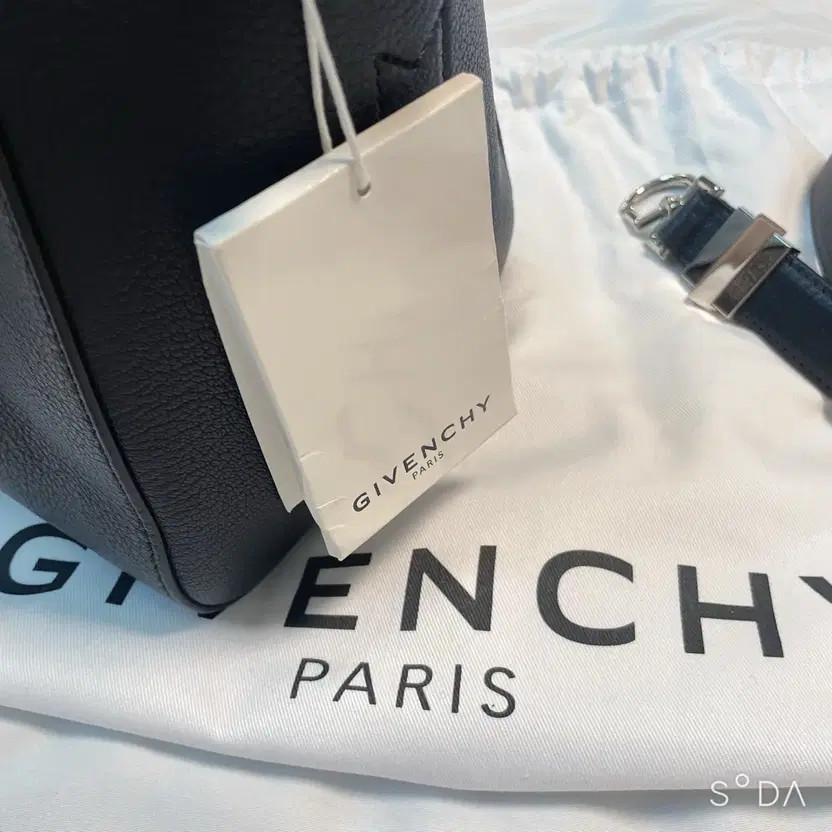 Givenchy Antigona Small Black Tote & Shoulder Bag thumbnail 5