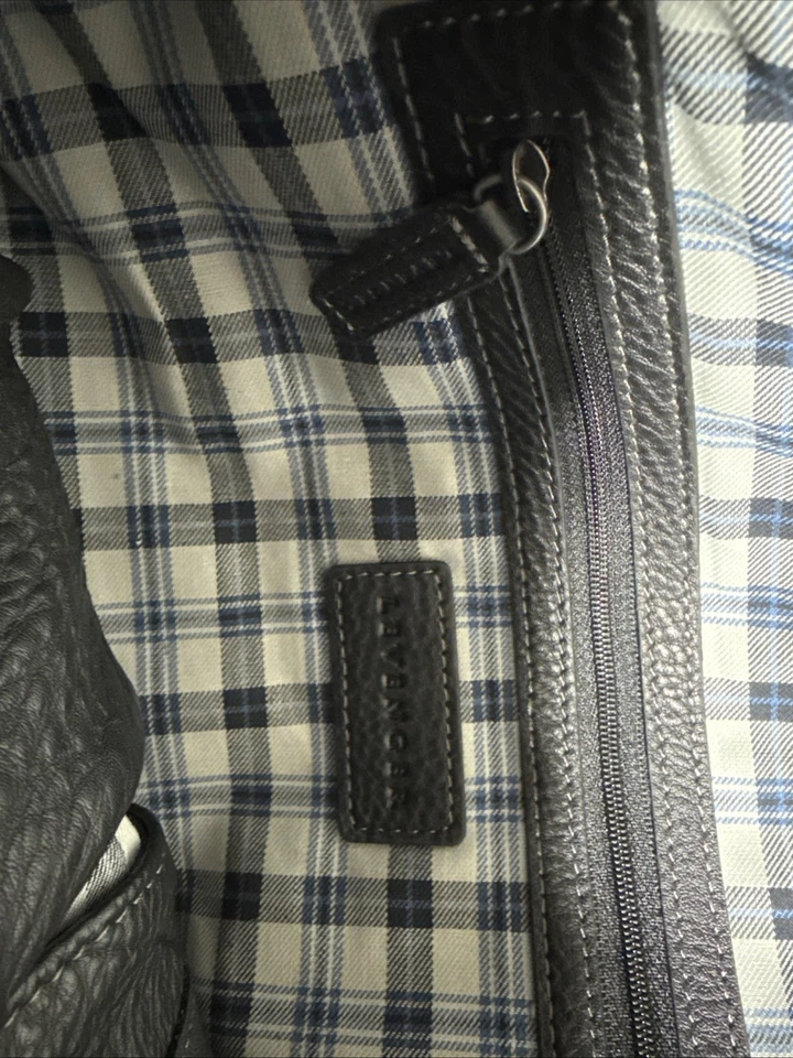 Levenger Leather Messenger Bag with Adjustable Strap Black Leather Crossbody - Image 4 of 4