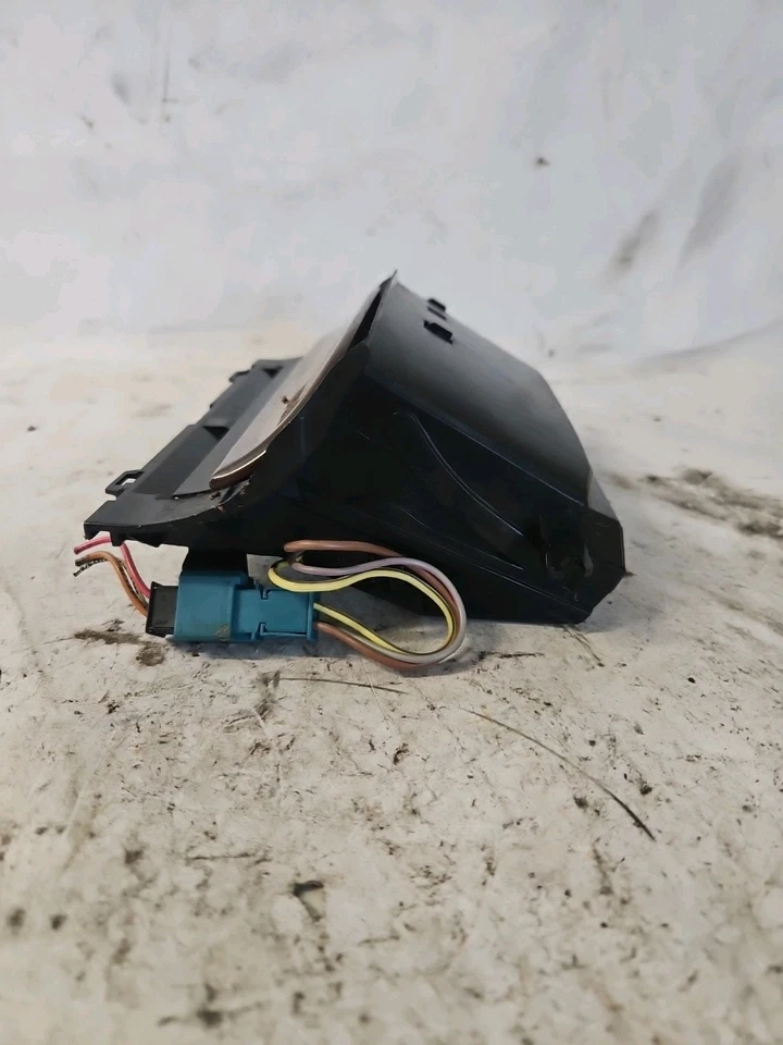 Mercedes Benz ML350 2003-2005 consola central bandeja de cenicero frontal compartimento almacenamiento Foto 3 de 4