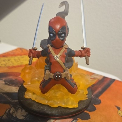 Marvel Deadpool Comic Book Hero Figurine Plastic Collectible Red Black Yellow