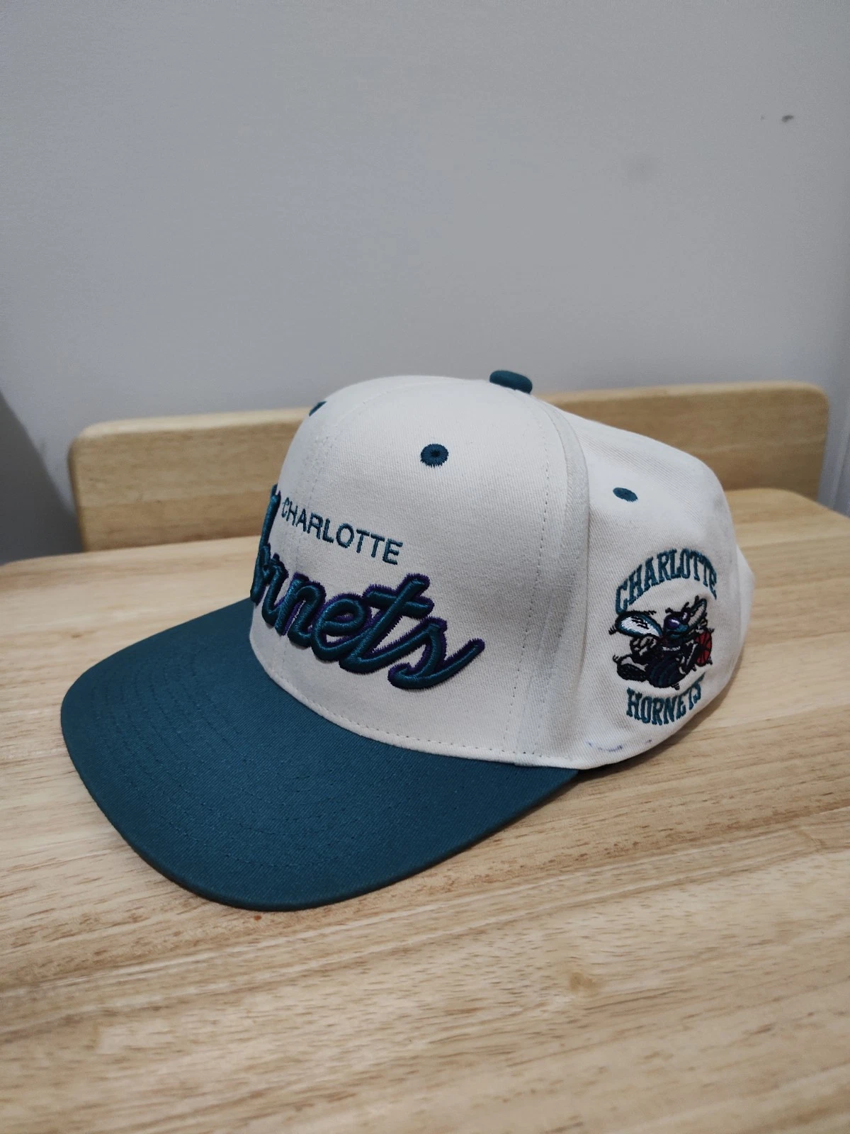 Vintage Charlotte Hornets Two Tone Twill Script Snapback Hat image 3