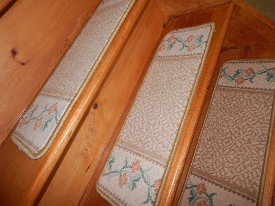 13 = PASO 9" x 27" + 2 peldaños de escalera de 27" x 30" LANA TEJIDA acolchada. Foto 2 de 4