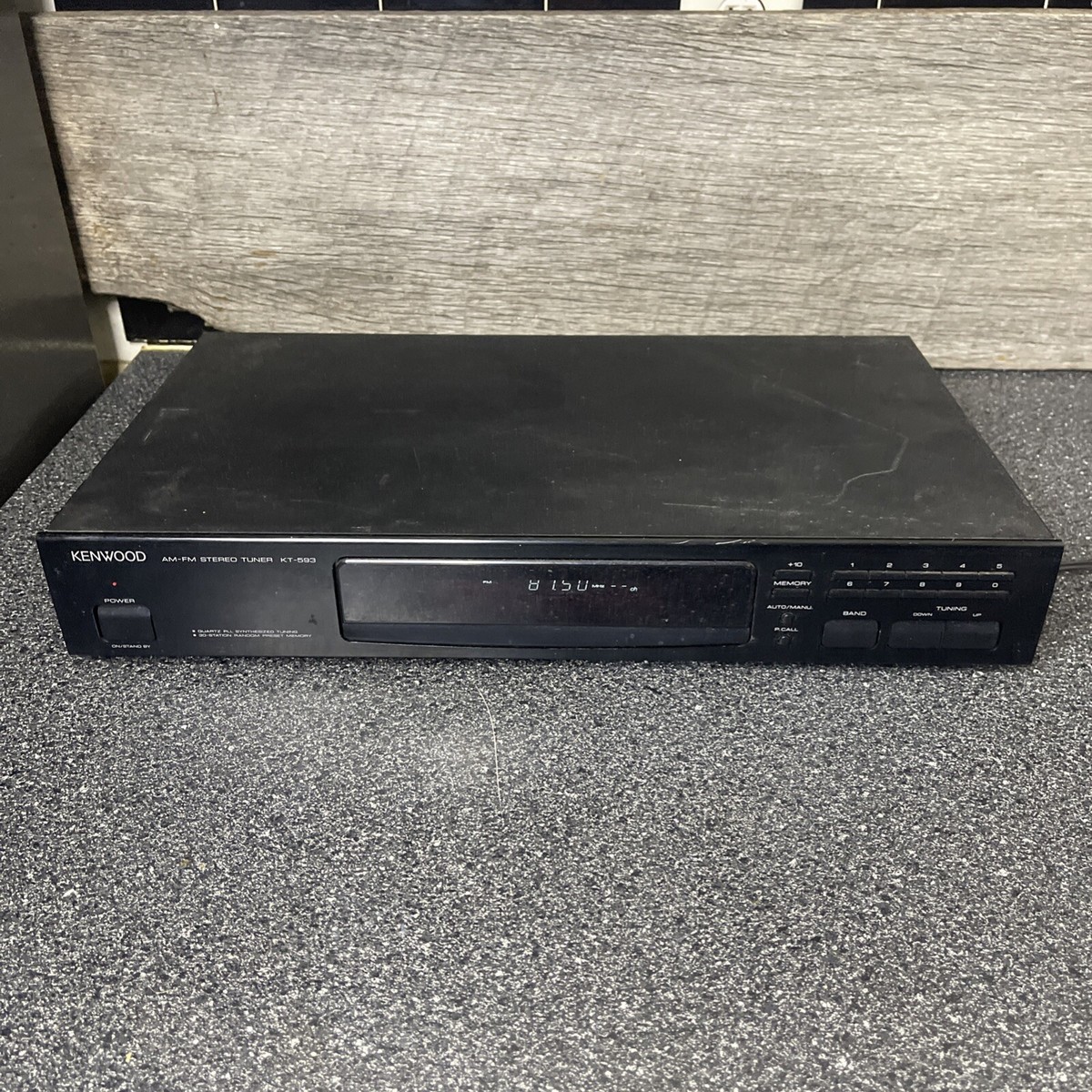 Kenwood KT-593 Quartz Synthesized AM/FM Stereo Tuner Great Working