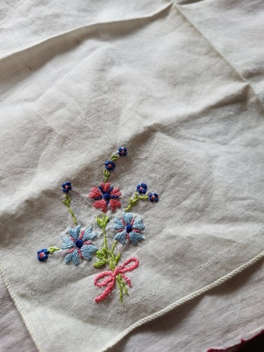 VTG Embroidered Wedding Handkerchiefs Hankie set of 5 Pink, Ivory, Floral, White - Picture 5 of 9