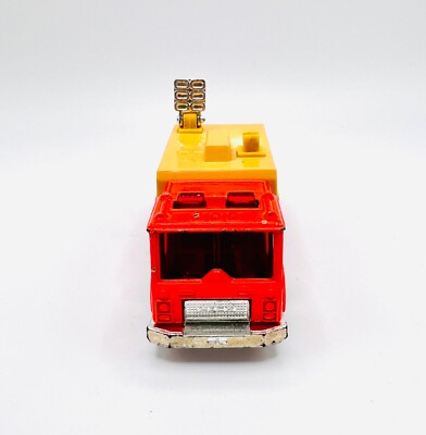 1991 MATCHBOX Mack Auxiliary Power Floodlight Fire Rescue Truck