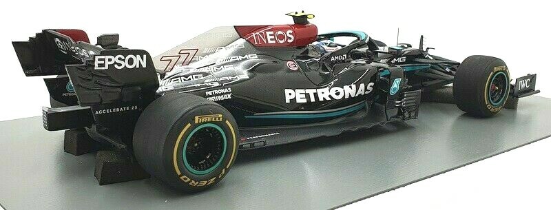 【未使用】Spark 1/18 Mercedes-AMG Petronas F1 1/18 Spark 2021 Formula 1 Mercedes-AMG F1 W12 E Performance