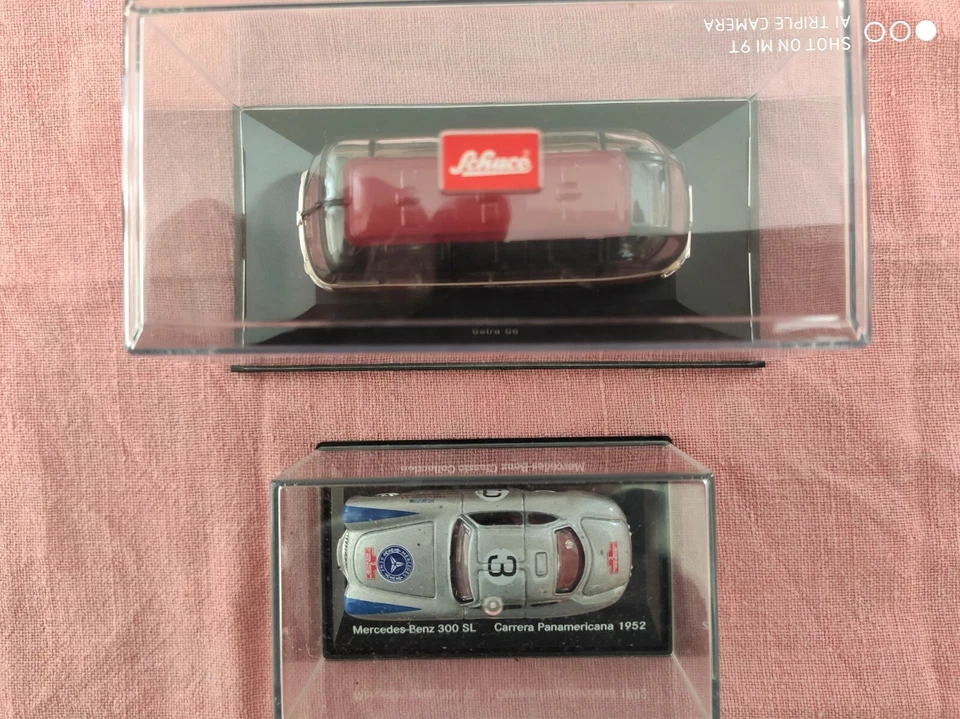 Lotto due modellini scala 1/87 Mercedes 300 SL + Bus Setra S6 Schuco - Immagine 4 di 4