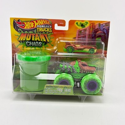 Hot Wheels Monster Trucks Mutant Chaos Wreckin Wolf Howlin Heat Slime JMV37 NEW