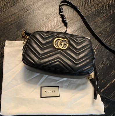 Gucci Black Quilted Chevron Shoulder Bag Chain Strap Gold GG Logo