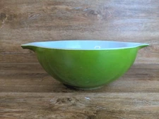 Pre-Owned Pyrex 444 Solid Avocado Green 4 Quart Nesting Mixing Bowl