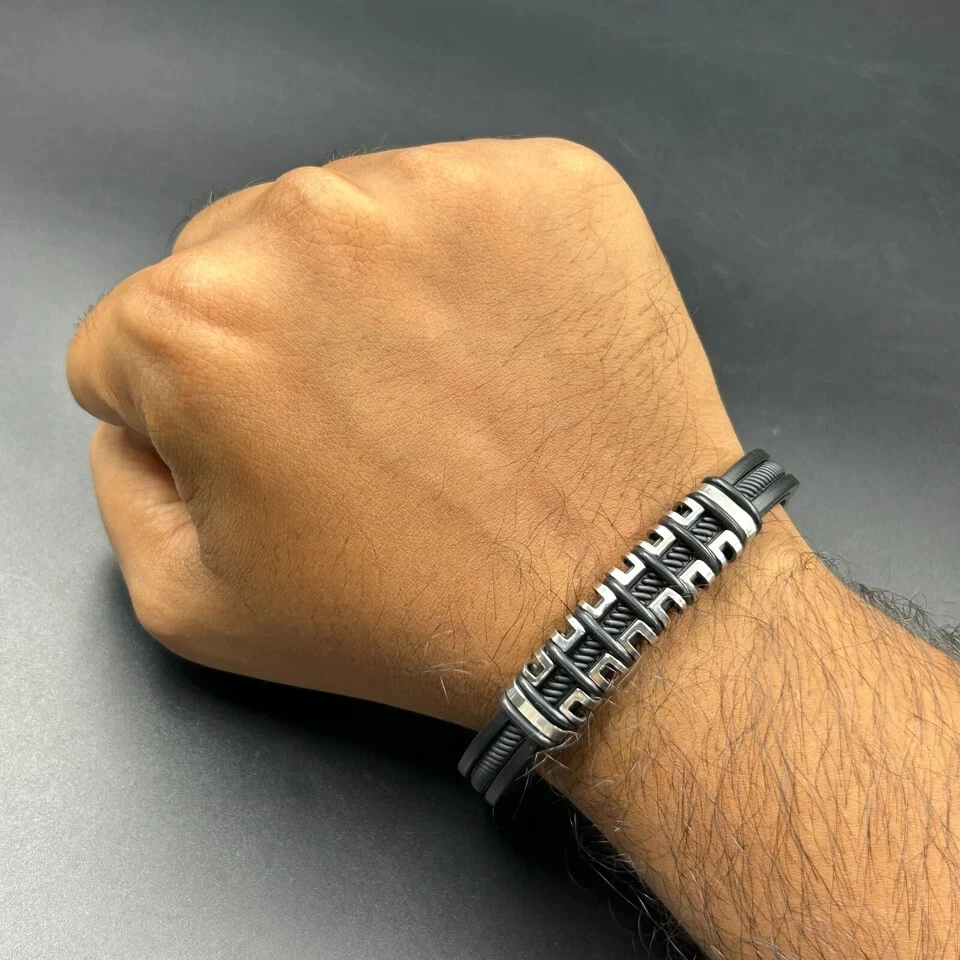 Pulsera de goma plateada, cristal de cuero para hombre con acabado de oro blanco de 14K Foto 2 de 4