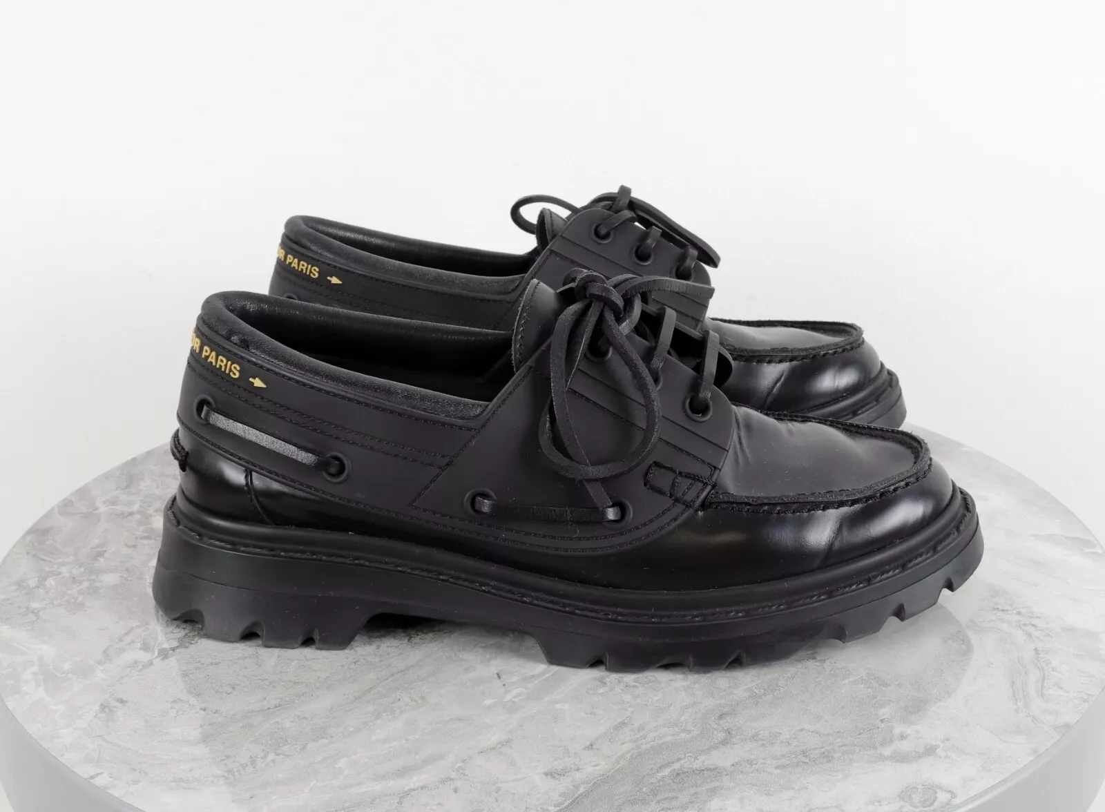 Mocassins femme Christian Dior logo cuir noir à lacets derby taille 37