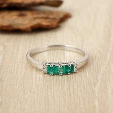 Three Stone Ring - Natural Emerald Ring - 925 Sterling Silver Ring -Gift for Her