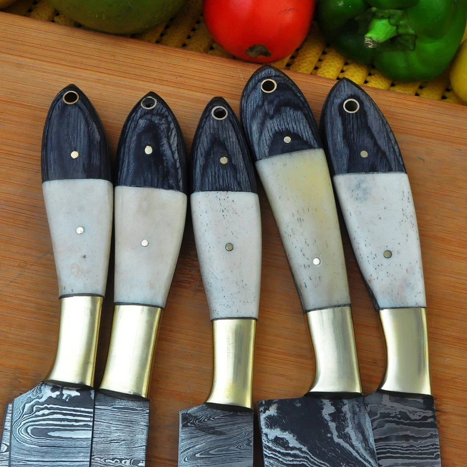 Juego de cuchillos de cocina hechos a mano de 5 piezas con cubierta de cuero de cortesía Foto 2 de 4