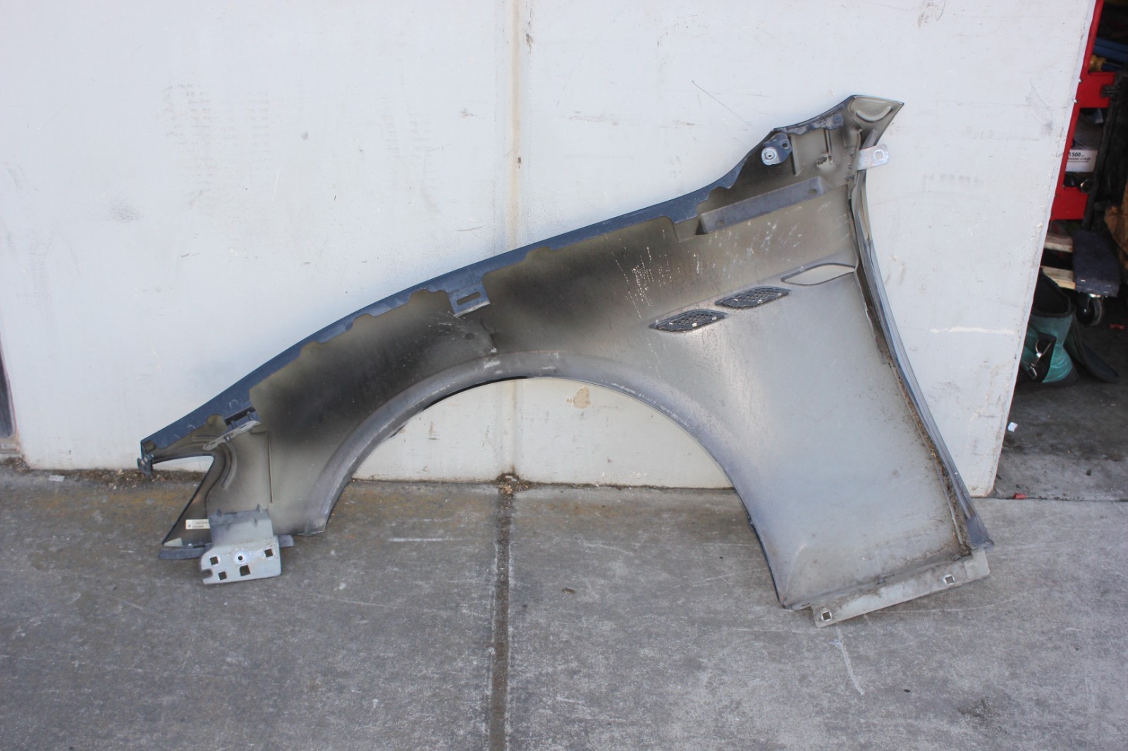 Maserati Ghibli 2014-2019 Front Right Fender Black P/N 670008304