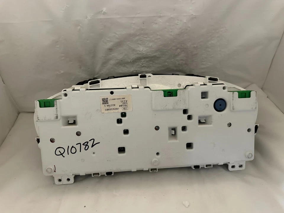 Speedometer Instrument Cluster Dash Panel 2004 Honda Pilot EX 156,655 Miles - Image 2 of 4