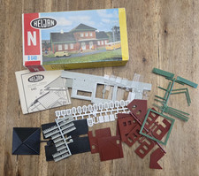 Vintage Open Box- Heljan N B640 Station Plastic Model N Train Building Kit
